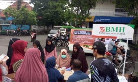 Laznas BMH Gerai Jombang, Jawa Timur, mengajak masyarakat membantu korban banjir dan memberikan layanan kesehatan gratis untuk masyarakat.