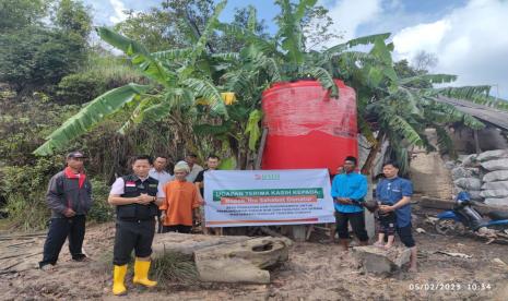 Laznas BMH Kepulauan Riau membangun sumur bor ke 28 di Kelurahan Tembesi, Kecamatan Sagulung, Kota Batam, Kepulauan Riau.