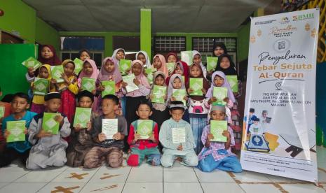 Laznas BMH  menyalurkan bantuan Alquran untuk TPQ (Taman Pendidikan Quran) yang berada di Ambon, Pulau Serma, Pulau Buru dan dan Kepulauan Tanimbar.