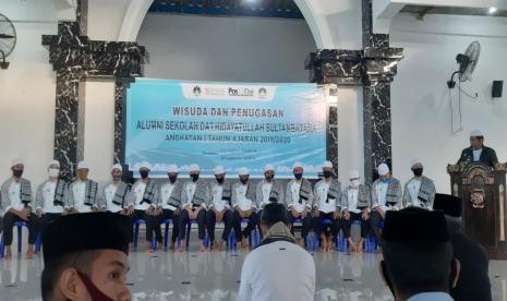 Laznas BMH mewisuda 16 dai muda siap dikirimkan untuk berdakwah di pelosok Sulawesi, khususnya Sulsel, Sulbar, dan Sultra.