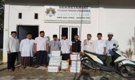 Laznas BMH Perwakilan Kalimantan Utara menyalurkan sepeda motor untuk dai yang bertugas dakwah di perbatasan, Jumat (2/12/2022).