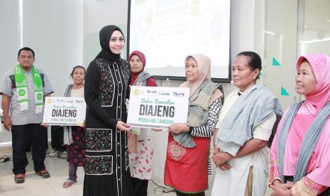 LAZNAS Inisiatif Zakat Indonesia (IZI) Perwakilan Jawa Tengah serta Komunitas Arisan Diajeng mengundang ibu tangguh.