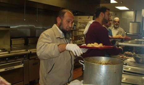 Lebih dari 100 tunawisma di Kota Sacramento, Kalifornia mendapatkan perlindungan dari salah satu masjid setempat, yaitu Salam Islamic Center. 