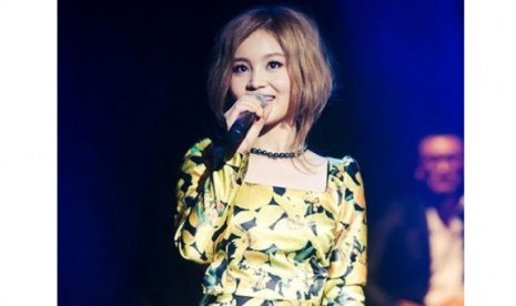 Lee Hi menyampaikan harapan masa kecilnya saat konser