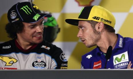 Legenda balap MotoGP Valentino Rossi (kanan) bersama anak didiknya di VR46 Academy, Franco Morbidelli. 