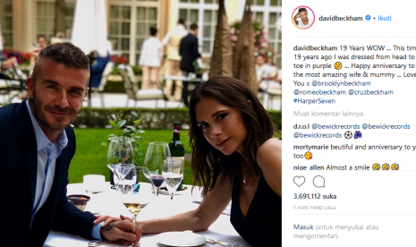 Legenda sepak bola Inggris, David Beckham mengunggah foto kebersamaannya dengan sang istri, Victoria Beckham dalam merayakan 19 tahun pernikahannya.