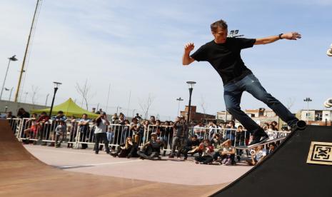 Legenda skateboard Tony Hawk. Meski terkenal, ternyata ada saja orang yang tak mengenali wajah sang bintang skateboard, termasuk mereka yang mengaku penggemar.