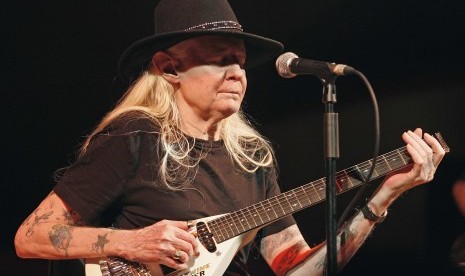 Legendary blues guitarist Johnny Winter performs on stage during a concert at the Valencia Jazz Festival in this file photo taken July 19, 2008. Winter died in Zurich on Wednesday at the age of 70, according to news reports. 