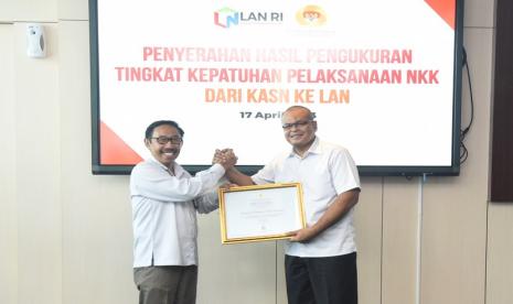 Lembaga Administrasi Negara (LAN) berhasil meraih predikat tertinggi Patuh pada pengukuran Instrumen Maturitas Penerapan Nilai Dasar, Kode Etik, Kode Perilaku (NKK) ASN yang dilakukan oleh Komisi Aparatur Sipil Negara (KASN). LAN berhasil memperoleh total skor 307 atau indeks 0,77. 