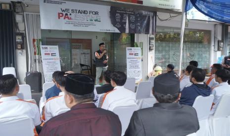 Lembaga Amil Zakat Badan Maal Hidayatullah (LAZ BMH) mengirimkan delegasinya untuk membawa paket bantuan yang ditujukan untuk masyarakat Palestina. 