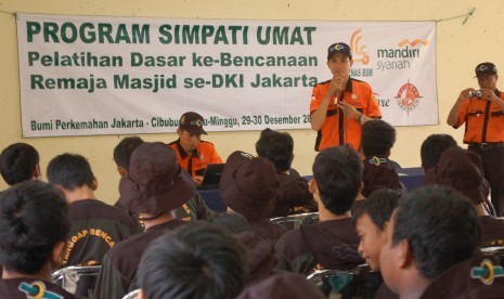 Lembaga amil Zakat Nasional (Laznas) BSM Umat mengadakan pelatihan penanggulangan bencana bagi remaja masjid