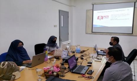 Lembaga Bahasa Universitas BSI (Bina Sarana Informatika) memahami hal itu dengan menargetkan Executive English Class serta studi banding.