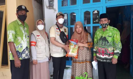 Lembaga Kemanusiaan Internasional Networking for Humanitarian (INH) mengirimkan bantuan untuk korban erupsi gunung Semeru, Lumajang, Jawa Timur.