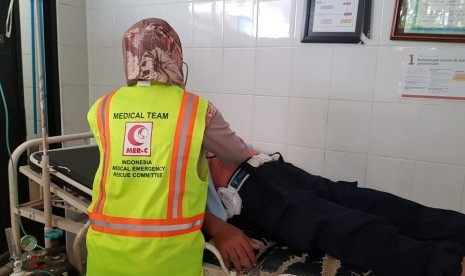 Lembaga Kemanusiaan Medical Emergency Rescue Committee (MER-C) bekerjasama dengan Pengurus Besar Wanita Al Irsyad menggelar bakti sosial pengobatan di Rumah Tahanan Wanita Kelas 2 A Pondok Bambu, Jakarta Timur, Rabu (28/82019).