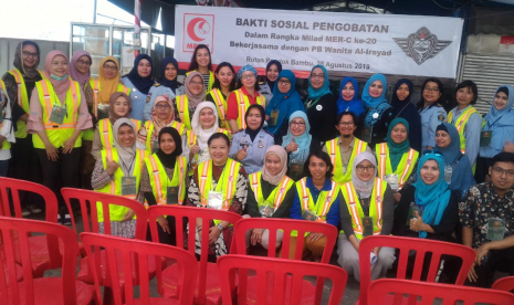 Lembaga kemanusiaan MER-C bersama  Pengurus Besar (PB) Wanita Al Irsyad  mengadakan bakti sosial kesehatan untuk warga binaan Rutan Pondok Bambu, Jakarta.