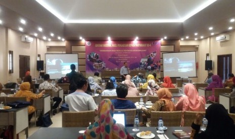 Lembaga Pengabdian Masyarakat (LPM) Universitas Ahmad Dahlan (UAD), menggelar Seminar Nasional Nasional Pengabdian kepada Masyarakat di Hotel Eastparc Yogyakarta, Rabu (25/10). 