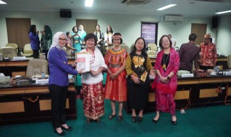  Lembaga Perempuan Dayak Nasional (LPDN) menggelar FGD bersama Lemhanas RI yang mengusung tema ‘Pemberdayaan Perempuan Dayak: Menjaga Kelestarian Hutan Dalam Rangka Pembangunan IKN’ di Lemhanas RI, Jakarta, Kamis (31/8/2023).