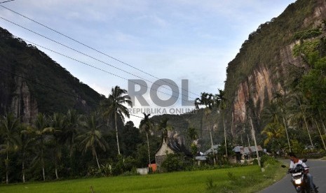 Lembah Harau berada sekitar 20 km dari Kota Payakumbuh, Sumatra Barat.