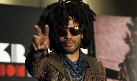 Lenny Kravitz termasuk salah satu selebritas penganut gaya hidup peta. PETA menobatkannya bersama bintang lainnya sebagai Selebritas Paling Menawan.