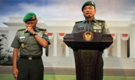 Letjen TNI Moeldoko sebagai KSAD yang baru menggantikan Jenderal TNI Pramono Edhie yang telah memasuki masa pensiun.