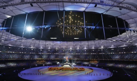 Letupan kembang api menutup pesta olahraga SEA Games di Kuala Lumpur, Malaysia, Rabu (30/8).