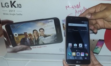 LG K10 memberikan fasilitas selfie lebih baik