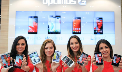 LG memperkenalkan empat model terbaru dari seri LG Optimus.