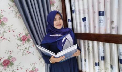 Liana Safitri, mahasiswa Prodi Administrasi Bisnis Universitas BSI (Bina Sarana Informatika) Kampus Margonda, Depok, menekuni bisnis dan konsultan properti.