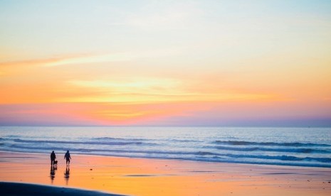 Liburan di pantai.