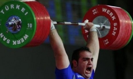 Lifter Iran, Behdad Salimi Kordasiabi meraih medali emas pada pertandingan kelas berat super angkat besi Olimpiade London 2012, Selasa (7/8) malam waktu setempat, atau Rabu (8/8) dini hari WIB.