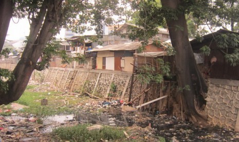 Lingkungan yang kotor di sekitar Kampung Besar, Cipinang Besar Selatan, Jatinegara, Jaktim yang kerap disebut Kampung Monyet.