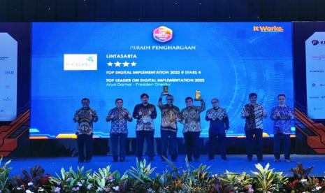 Lintasarta menerima dua penghargaan sekaligus untuk penerapan digitalisasi di perusahaan dari TOP Digital Awards 2022.