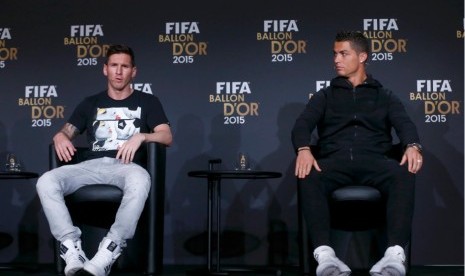 Lionel Messi (kiri) dan Cristiano Ronaldo