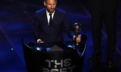 Lionel Messi saat menerima penghargaan pemain terbaik FIFA 2019