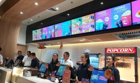 Lippo menghadirkan konsep bioskop baru Cinepolis di Pejaten Village, Jaksel. Lippo melepas kepemilikan Pejaten Village dengan nilai Rp 997 miliar