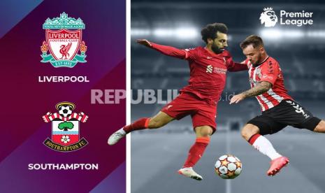 Striker Liverpool Mohamed Salah Vs striker Southampton Adam Armstrong (kanan).