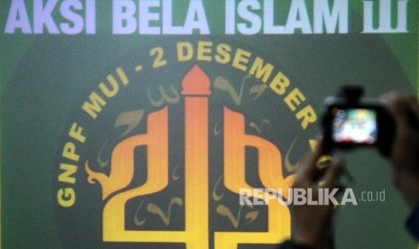 Logo Aksi Bela Islam III diperlihatkan Gerakan Nasional Pengawal Fatwa Majelis Ulama Indonesia (GNPF MUI) saat menggelar konferensi pers di AQL Islamic Center, Jakarta, Jumat (18/11).