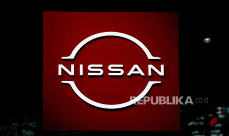 Logo Nissan terlihat selama New York International Auto Show, di Manhattan, New York City 5 April 2023.