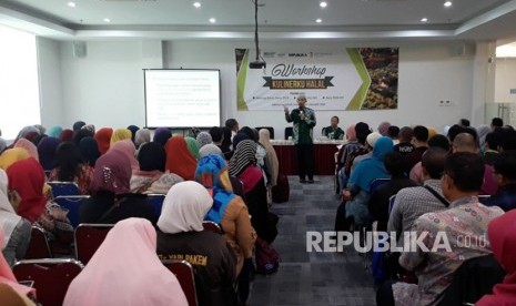 Lokakarya bertajuk Kulinerku Halal yang digelar Masyarakat Ekonomi Syariah (MES) DIY di Graha Mandiri Syariah, Senin (22/1).  Lokakarya sendiri jadi pembuka program pendampingan sertifikasi halal yang diberikan MES DIY kepada UKM-UKM DIY. 