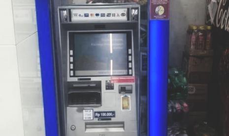 Lokasi ATM di dalam Indomaret di kawasan Tanah Sereal, Kecamatan Tambora, Jakbar.