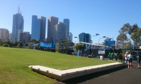 Lokasi Australia Terbuka 2017 di Melbourne Park dengan latar belakang Melbourne CBD.