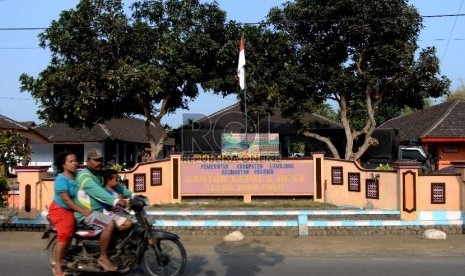 Lokasi Balai Desa Selok Awar-Awar menjadi salah satu tempat kejadian perkara pembunuhan Salim Kancil di Kecamatan Pasirian, Kabupaten Lumajang, Jawa Timur, Ahad (11/10). (Republika/Wihdan) 