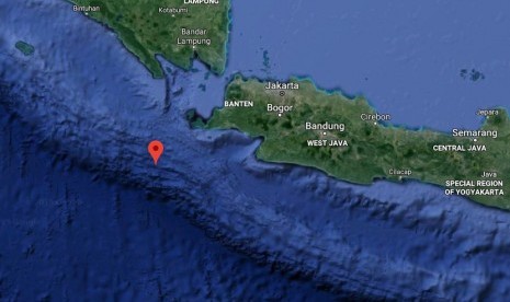 Lokasi gempa bumi berkekuatan magnitudo 7,4 berpusat di wilayah perairan Banten. 