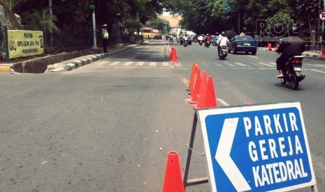 Lokasi parkir kendaraan di masjid Istiqlal