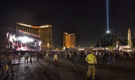 Lokasi penembakan di sebuah konser musik country di Vegas Strip, Las Vegas, Amerika Serikat (AS) pada Ahad (1/10) malam.