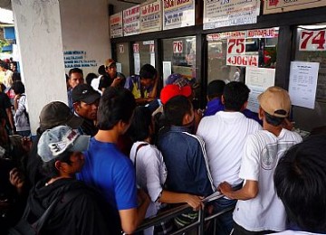 Loket tiket bus di Terminal Lebak Bulus, Jakarta Selatan