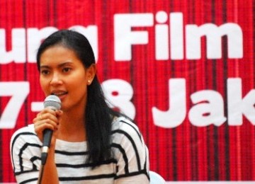 Lola Amaria memberikan pandangannya seputar film di Indonesia dalam diskusi yang berjudul 