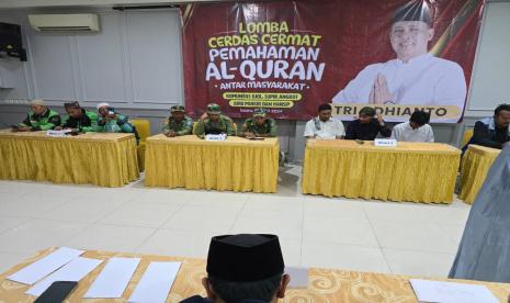 Lomba Cerdas Cermat Pemahaman Alquran Antar Kelompok Masyarakat Akar Rumput , yang diselenggarakan oleh Tri Adhianto.