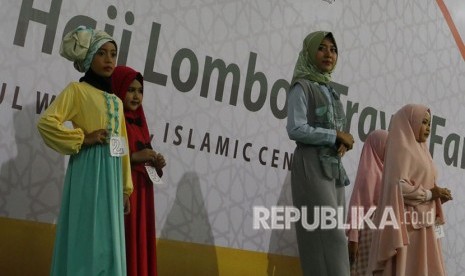 Lomba fashion busana Muslim anak dalam acara Lombok Umrah dan Haji Expo 2018 di Islamic Center NTB, Senin (21/5).