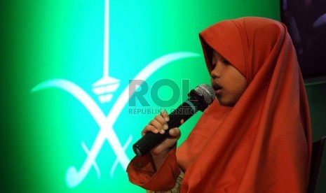  Lomba Tahfidz Alquran cilik di Indonesia Internasional Book Fair, Istora Senayan, Jakarta, Senin (3/11). ( Republika/ Tahta Aidilla)